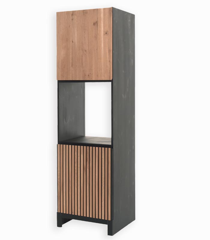 Armoire four en pin massif teinté noir et chêne huilé