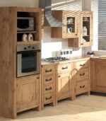 Armoire four en pin massif ciré et pin recyclé