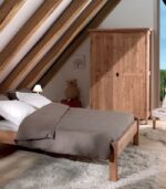 Armoire en bois massif