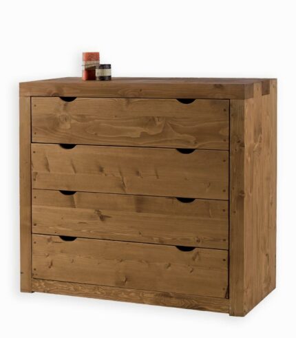 Une commode en bois massif ciré à toute épreuve.