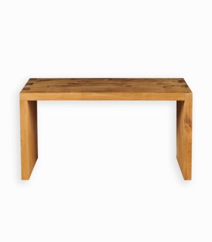 Un retour de bureau en bois massif à toute épreuve.