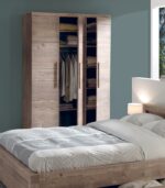 Armoire en pin massif brossé