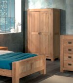 Armoire en chêne massif