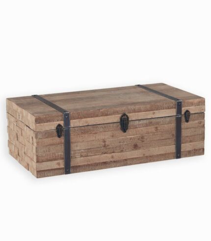 Coffre en bois brut et fer vieilli
