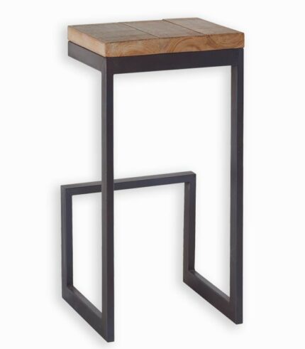 Tabouret haut en sapin massif au look industriel chic.