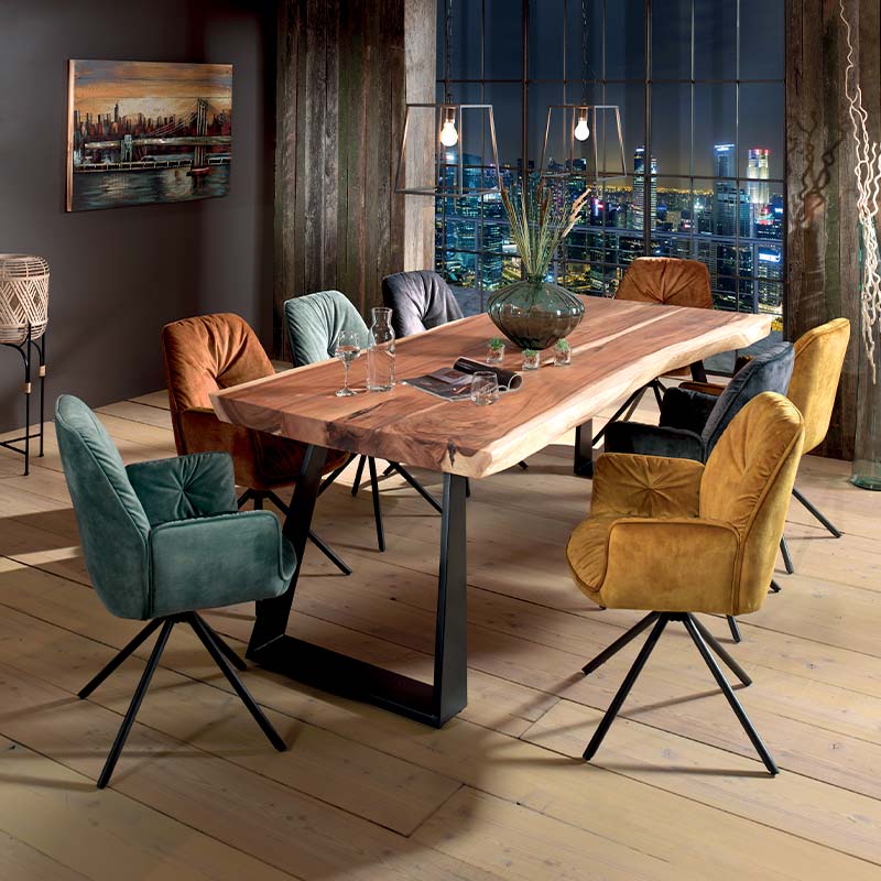 Tables en bois de suar