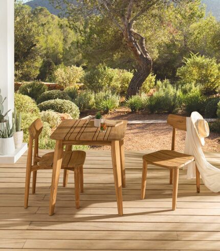 Table de jardin carrée teck FEROE