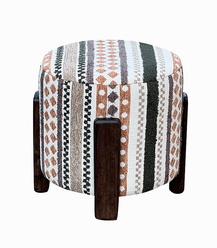 Pouf DODOMA au coloris ethnique.
